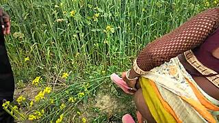 Indian Outdoor Sex Desi Teen 18+ Fucking In Hindi