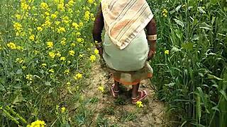 Indian Outdoor Sex Desi Teen 18+ Fucking In Hindi