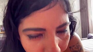 Massagista GIVES VAGINA MASSAGE WITH COCK