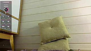 teen fingers vibrator toys shake wet pussy