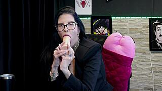 morena faz uma demonstra��o do seu boquete ap�s dizer que j� fingiu orgasmo e que deu beijo triplo - leticia braga watch on sheer red