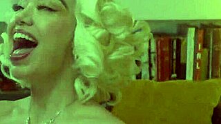 barack obama fucks marilyn monroe for presidents day parody 😏