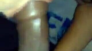 vecina de culo perfecto se deja follar pequeña vagina joven amigo del padre