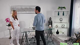 summer vixen prepares her client for a nuru massage