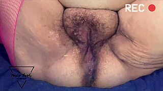 mistythyghs gets fist fucked hard and squirts!