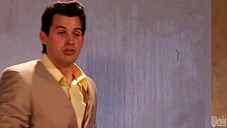 Lexis ass looks so good in leggings 😍