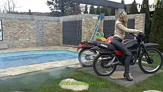 Enduro dirtbike clips trailer full show bikes babes revving vintage 2-stroke