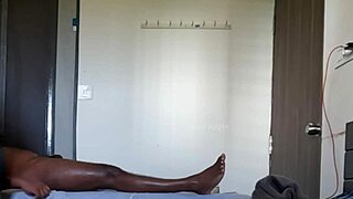 Happy ending secretly caught in hidden cam massage