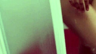 Italian milf fucks in bathroom and screams.