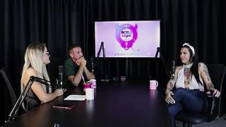 Os atendimentos que faz com as duas namoradas não ia curtir fazer gang bang com desconhecidos e quando foi pro motel - lexi mallet sheer red