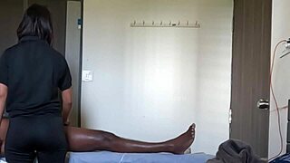 Happy ending secretly caught in hidden cam massage