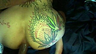 Treylongzxxx and Gia Lovely have anal fun in 18 wheeler pov