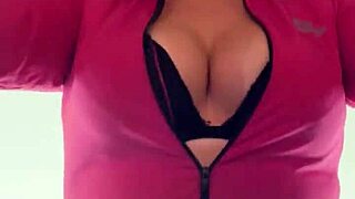 Gym Training With Sweaty Pussy Dripping On Tits