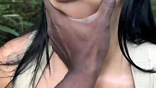 Asiática Gostosa Foi Parada Na Blitz E Fodeu Sem Camisinha Com Policial Carioca No Mato