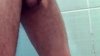 I jerk off while taking a bath