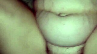 Chubby milf getting fucked, those fat pussy walls are amazing