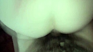 mi hermanastro me mete la verga de 20 cm hasta el fondo!!