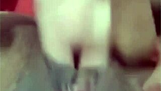 O primo do meu marido estava escondido me olhando bater ciririca n�o aquentei chamei ele dei gostoso