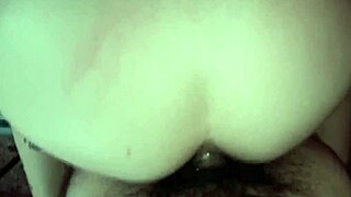 mi hermanastro me mete la verga de 20 cm hasta el fondo!!