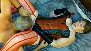 Does Steampunk Granny Finger & Cunni Until She Cums?