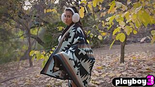 Look at this attractive big tits babe doing a sexy striptease, hot milf exposing her amazing body!