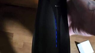 amateur girl tries out her new toy for some solo fun 😏💦