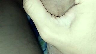 novinho pauzudo gozando na punheta gostoso, first time homemade pov solo with monster cock.