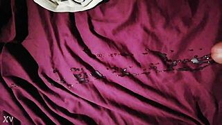 huge cumshot wanking big cock 😏