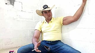 yuri gaúcho: agroboy cums hard with big dick