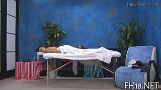 massage room turns into steamy porn action 😏