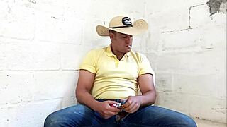 yuri gaúcho: agroboy cums hard with big dick