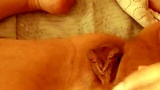 Si Apre La Fica Allalba