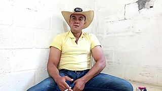 yuri gaúcho: agroboy cums hard with big dick