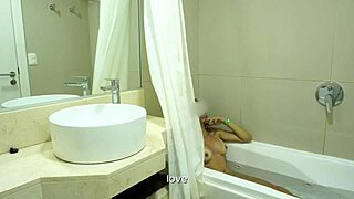 Milf Tetona Invites Me To Fuck Her In Bathroom