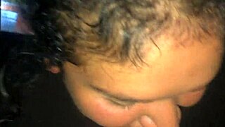 madre soltera me chupa la pinga en un taxi paseando por las calles de lima