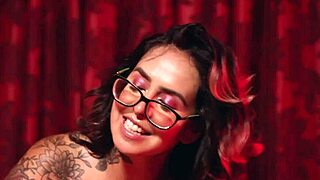 TWO BIG ASS GIRLS AND ONE GUY MAKE LIVE SEX SHOW