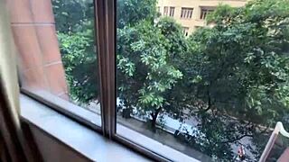 depois de malhar pesado na academia nada melhor do que um relax com o personal fortão