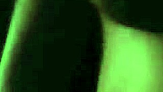 Tetas grandes naturales cabalgando vaquera y gemidos viendo tv para que no escuchen sus vecinos madre soltera cogiendo rico quiero lechazos en mis tetas