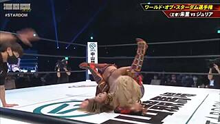 who will win, syuri or giulia in the world of stardom championship?