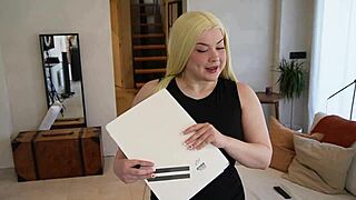 Dura Penetracion De Perrito Con Fuertes Gemidos Y Corridas