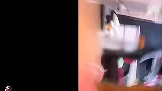 Wife has sex with the tattoo artist in front of her cuckold husband parte 02