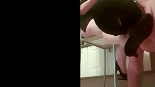 Humiliations and golden shower for my slave today!