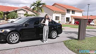 i fuked my best frend paisley paige and jmac gived her a facial