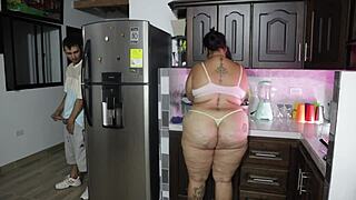 hijastro spies on madrastra and things go wrong