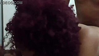 Mulher descobriu uma trai��o e de raiva deu cuzinho pra geral na festa