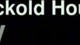 Gordinha safada que adora chupar 2 paus ao mesmo tempo num menage a trois