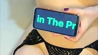 Morena com peitos perfeitos naturais e grandes cavalgando como uma vaqueira fudendo a buceta r�pido e com for�a v�deo amador brasileiro