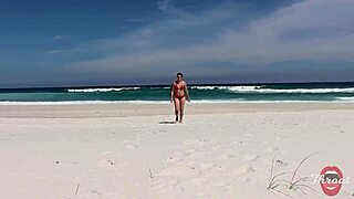 She gave me a blowjob on the beach