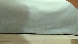 Alisha Dane gives a long, soothing hand session