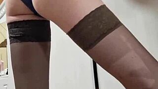 Teen elza kom dominates with choking and deepthroat, or does she submit to small cock?